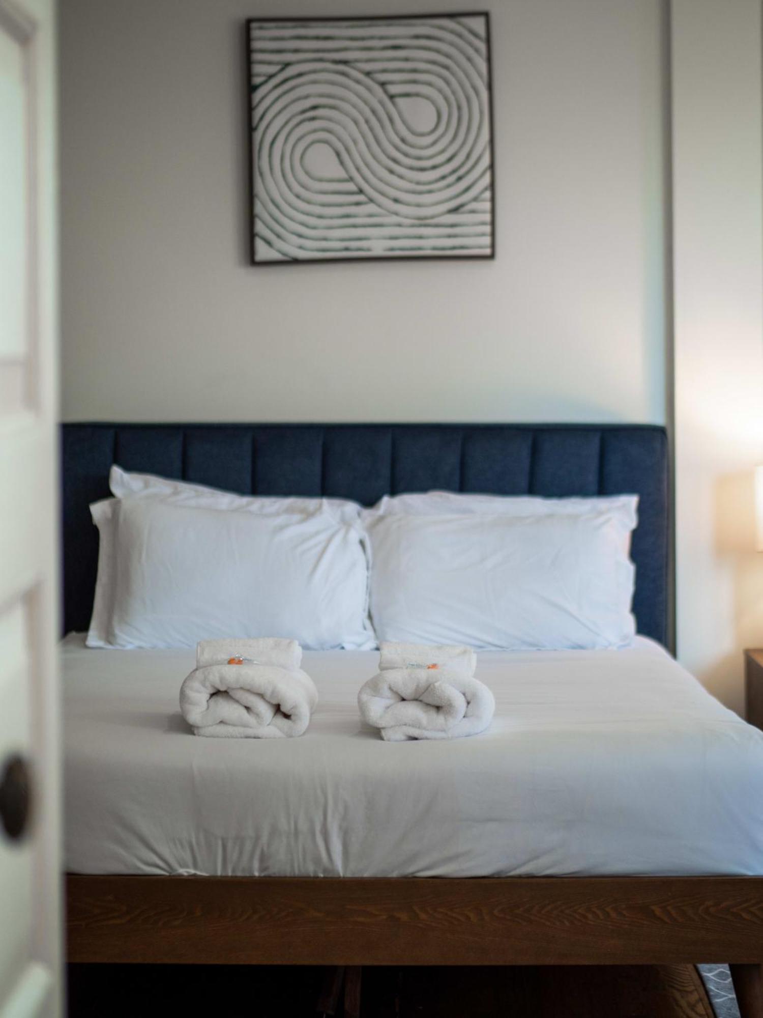 Carriage Manor - Sun Soaked 1Br - Close To Ccf คลีฟแลนด์ ภายนอก รูปภาพ